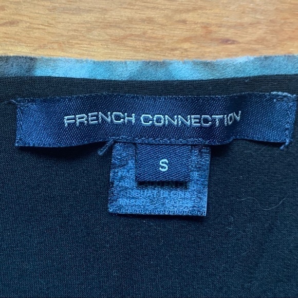 French Connection Floral short sleeve Top - Picture 3 of 5